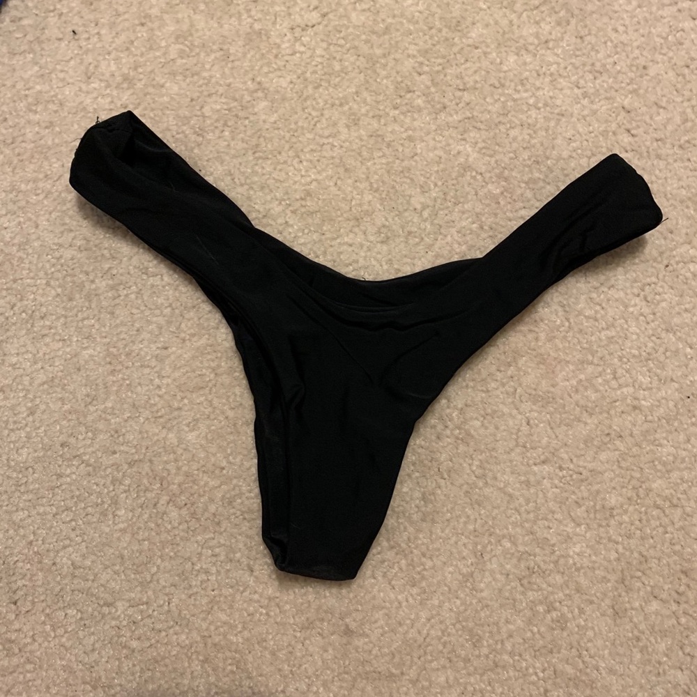Black bikini bottoms